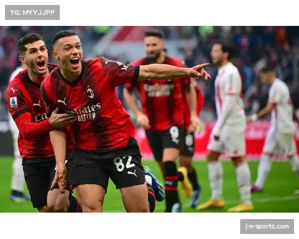 意甲新战术焦点:AC米兰尝试无锋阵左路防线或成隐患 意甲新战术焦点:AC米兰尝试无锋阵左路防线或成隐患